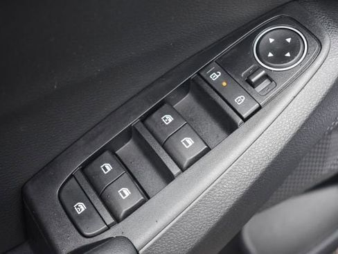 New 2026 Kia Seltos S FWD image 19