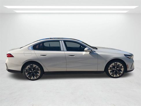 New 2026 BMW 530i xDrive 530i xDrive image 3