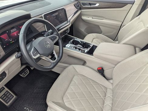 Used 2024 Volkswagen Atlas SEL Premium R-Line image 22