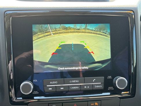 Used 2024 Nissan Frontier SV w/ SV Convenience Package image 24