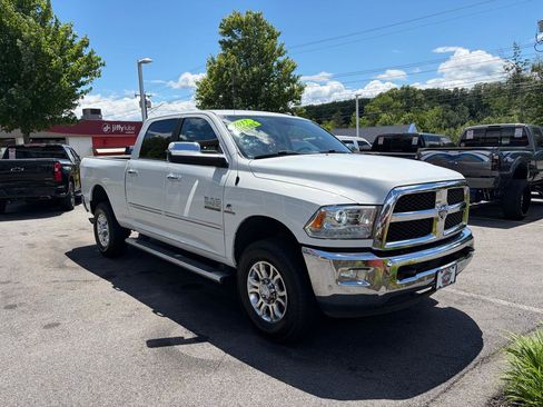 Used 2017 RAM 2500 Laramie w/ Convenience Group AWD/4WD image 4