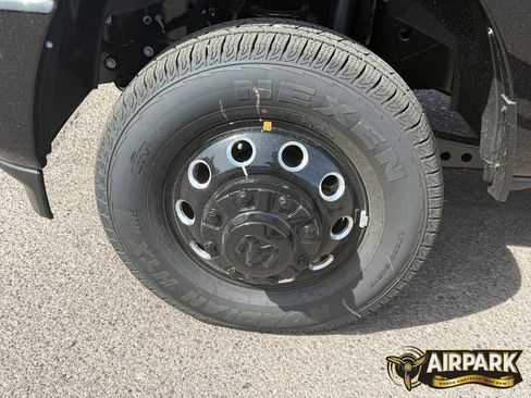 New 2026 RAM 3500 Laramie AWD/4WD image 10