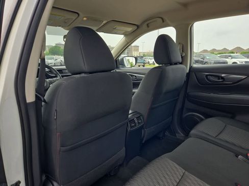 Used 2019 Nissan Rogue S AWD/4WD image 16