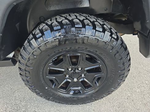 Used 2015 Jeep Wrangler Unlimited Sport AWD/4WD image 28