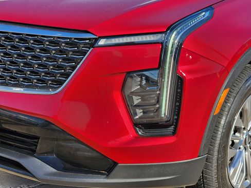 Certified 2024 Cadillac XT4 Premium Luxury image 9