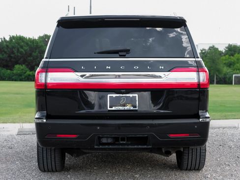 Used 2018 Lincoln Navigator Select AWD/4WD image 12