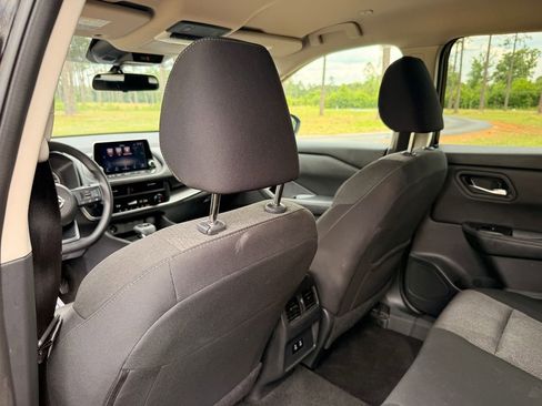 Used 2024 Nissan Rogue SV FWD image 25