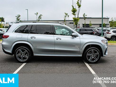 Used 2024 Mercedes-Benz GLS 450 4MATIC image 9