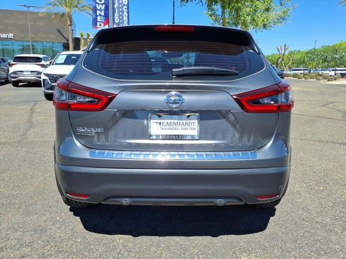 Used 2022 Nissan Rogue Sport S image 6