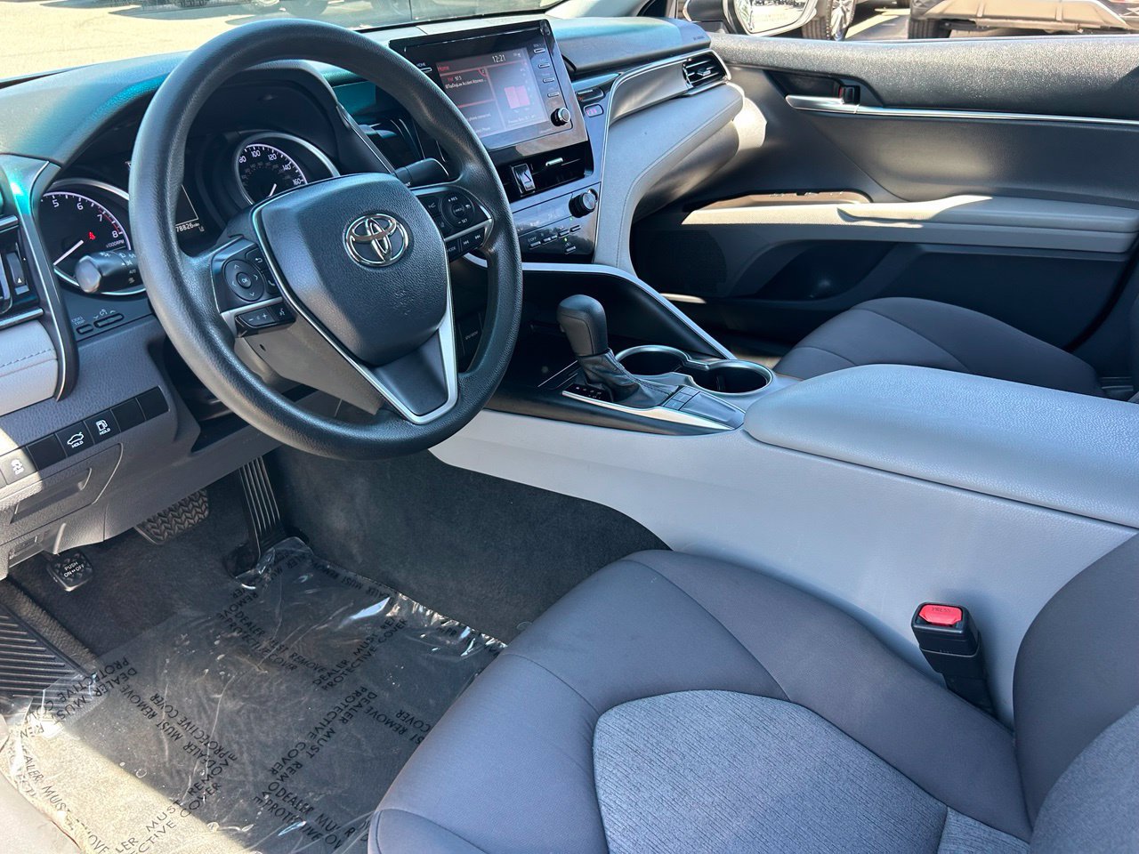 Used 2022 Toyota Camry LE w/ Carpet Mat Package (TMS) FWD image 23