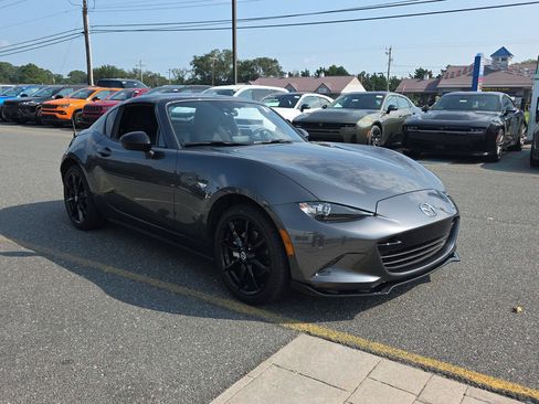 Used 2021 MAZDA MX-5 Miata RF Club RWD image 4