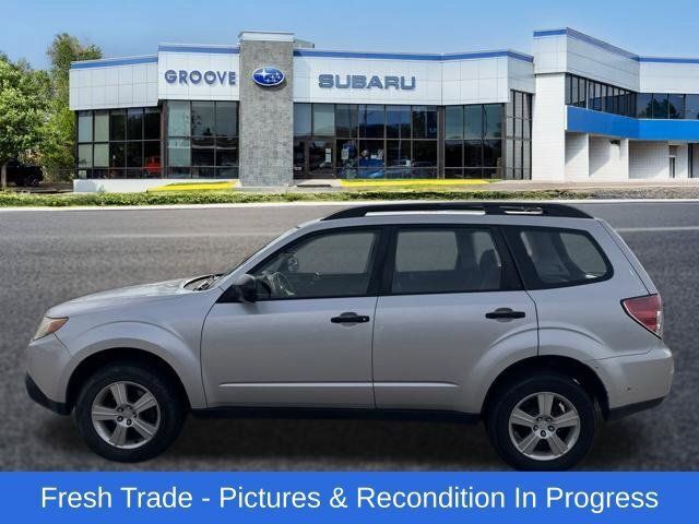 Used 2011 Subaru Forester 2.5X w/ Alloy Wheel Value Pkg AWD/4WD image 2