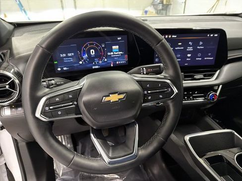 Certified 2025 Chevrolet Equinox LT image 17