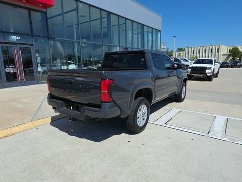 Used 2025 Toyota Tacoma SR5 image 4
