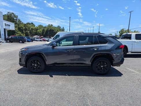 Used 2022 Toyota RAV4 SE AWD/4WD image 8