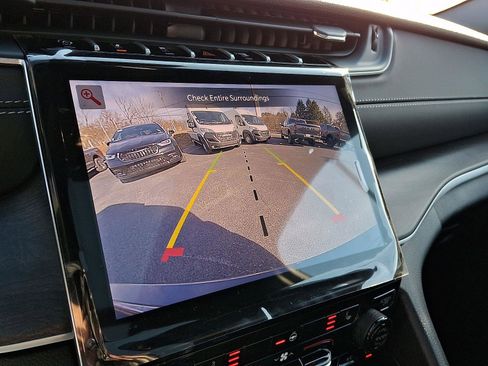 New 2025 Jeep Grand Cherokee Limited w/ Black Appearance Package image 15