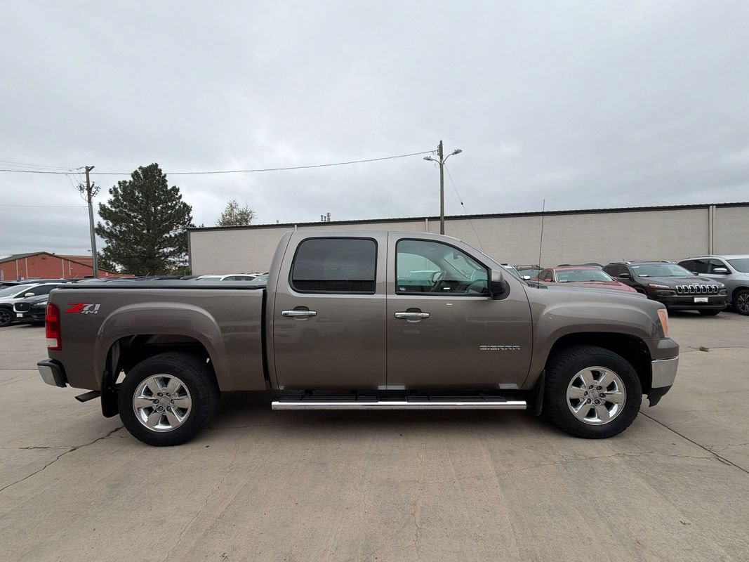 Used 2012 GMC Sierra 1500 SLT w/ Suspension Package, Off-Road AWD/4WD image 4