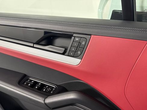 Certified 2026 Porsche Cayenne Coupe AWD/4WD image 20