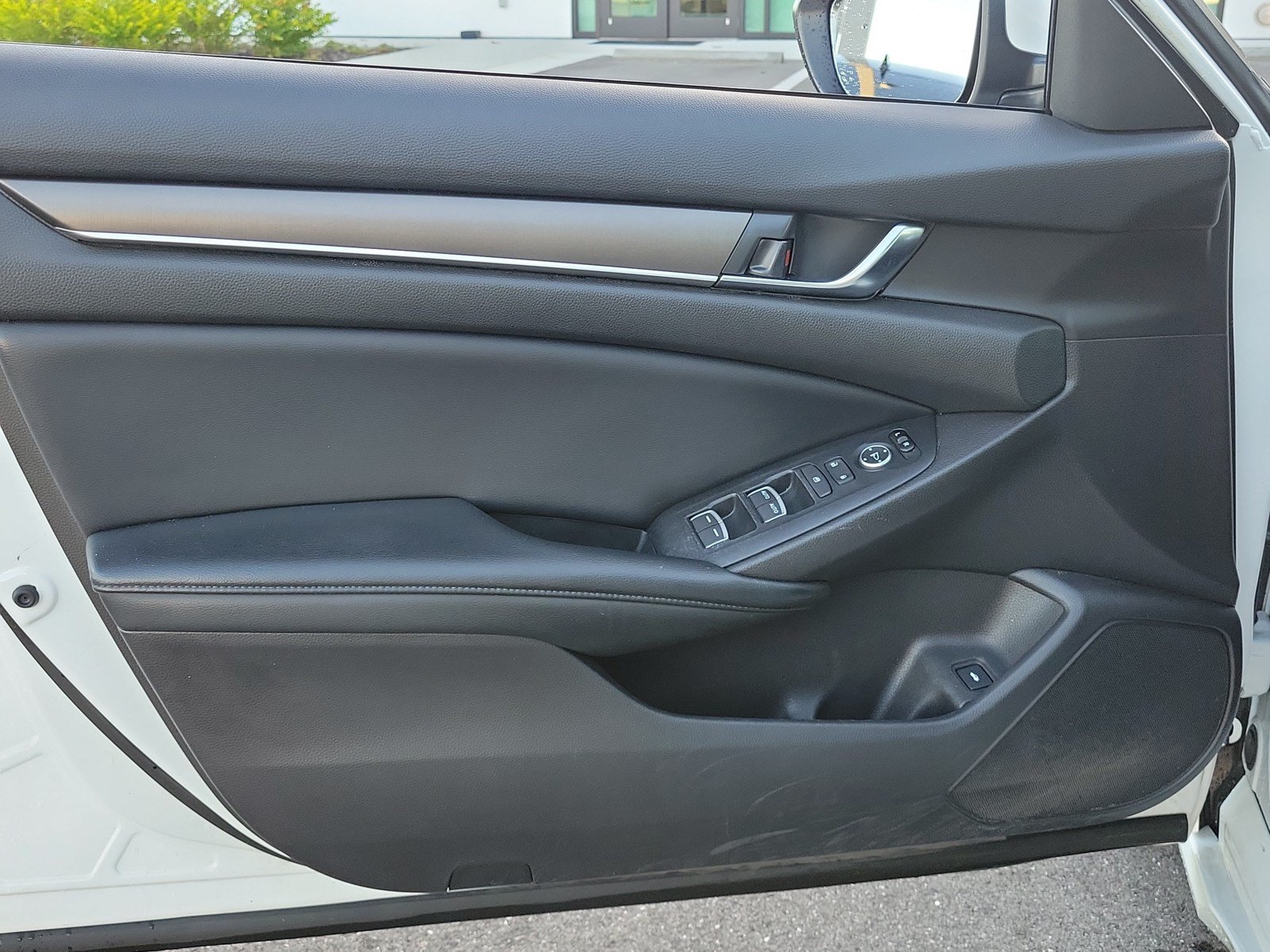 Used 2018 Honda Accord LX image 13