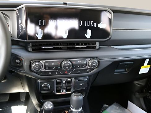 New 2026 Jeep Gladiator Sport AWD/4WD image 21