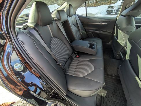 Used 2023 Toyota Camry SE image 18