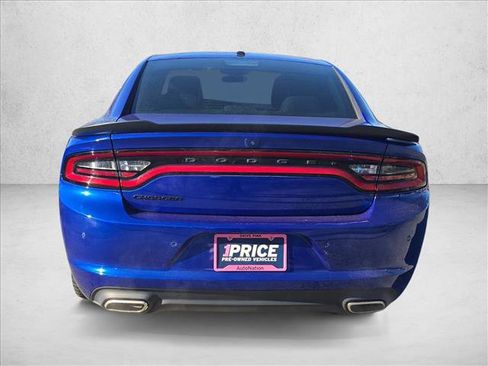Used 2020 Dodge Charger SXT w/ Blacktop Package image 6