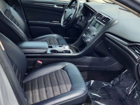 Used 2018 Ford Fusion SE AWD/4WD image 10