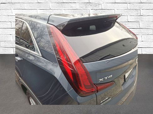 Used 2021 Cadillac XT4 Luxury w/ Cold Weather Package image 7