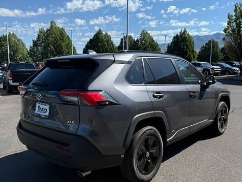 Used 2025 Toyota RAV4 XLE AWD/4WD image 6