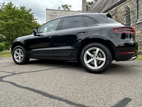 Used 2018 Porsche Macan AWD/4WD image 29