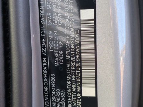 Used 2025 Volvo XC60 B5 Plus image 36