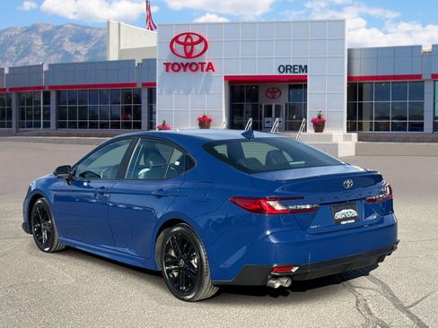 Used 2025 Toyota Camry SE FWD image 5