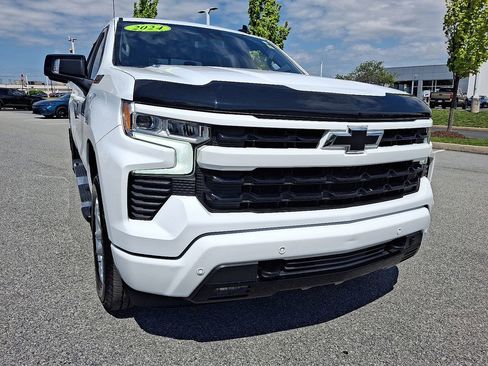 Used 2024 Chevrolet Silverado 1500 RST w/ Convenience Package II AWD/4WD image 2