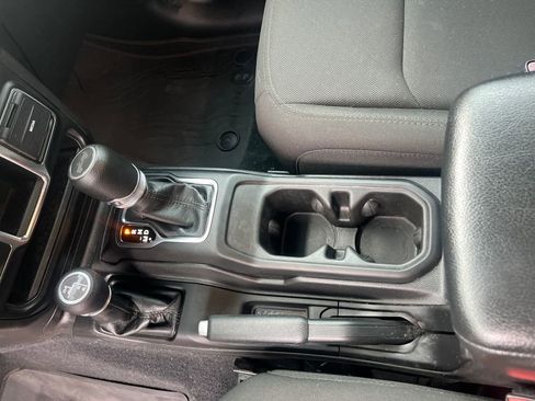 Used 2023 Jeep Wrangler Sport AWD/4WD image 28