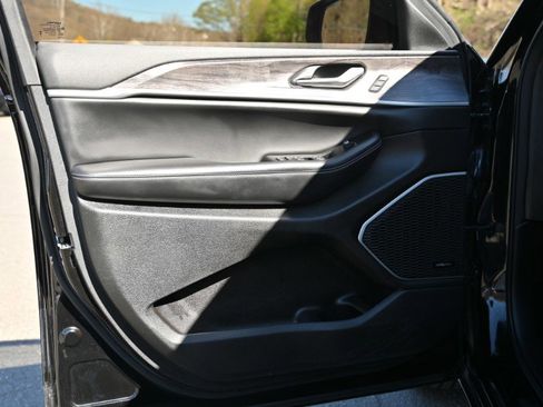 Used 2023 Jeep Grand Cherokee 30th Anniversary AWD/4WD image 25