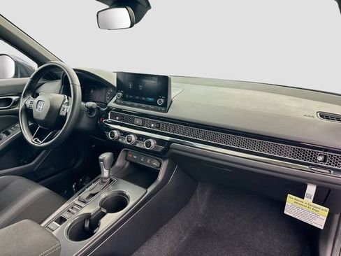 Used 2025 Honda Civic Sport image 31
