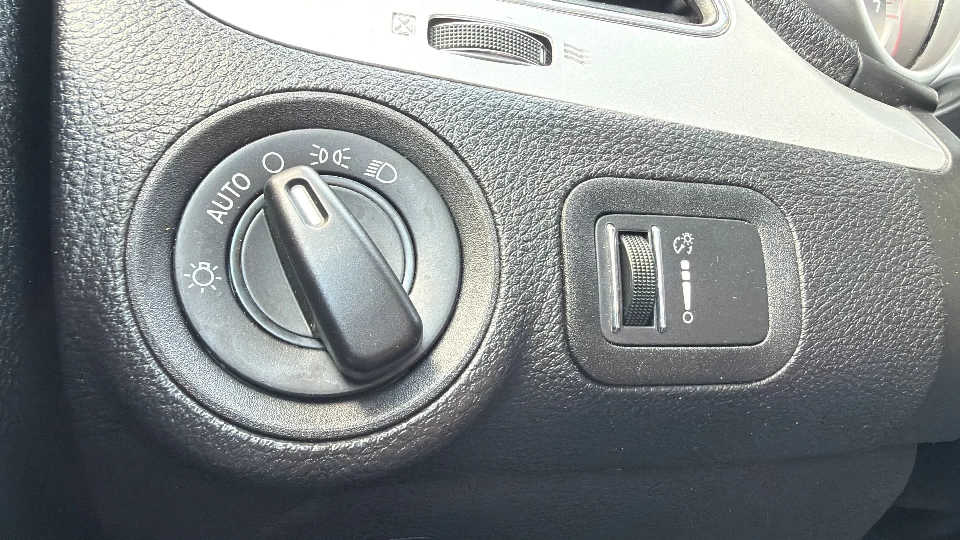 Used 2018 Dodge Journey SE w/ Popular Equipment Group FWD image 30