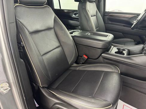 Used 2024 Chevrolet Suburban Premier AWD/4WD image 34