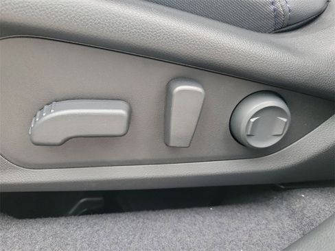 New 2025 Subaru Forester Limited image 17