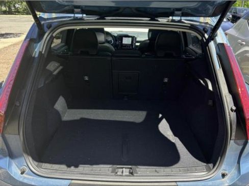 Used 2024 Volvo XC40 B5 Plus w/ Climate Package AWD/4WD image 12