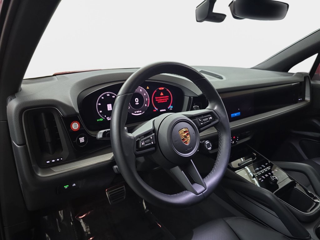 Used 2024 Porsche Cayenne S AWD/4WD image 12
