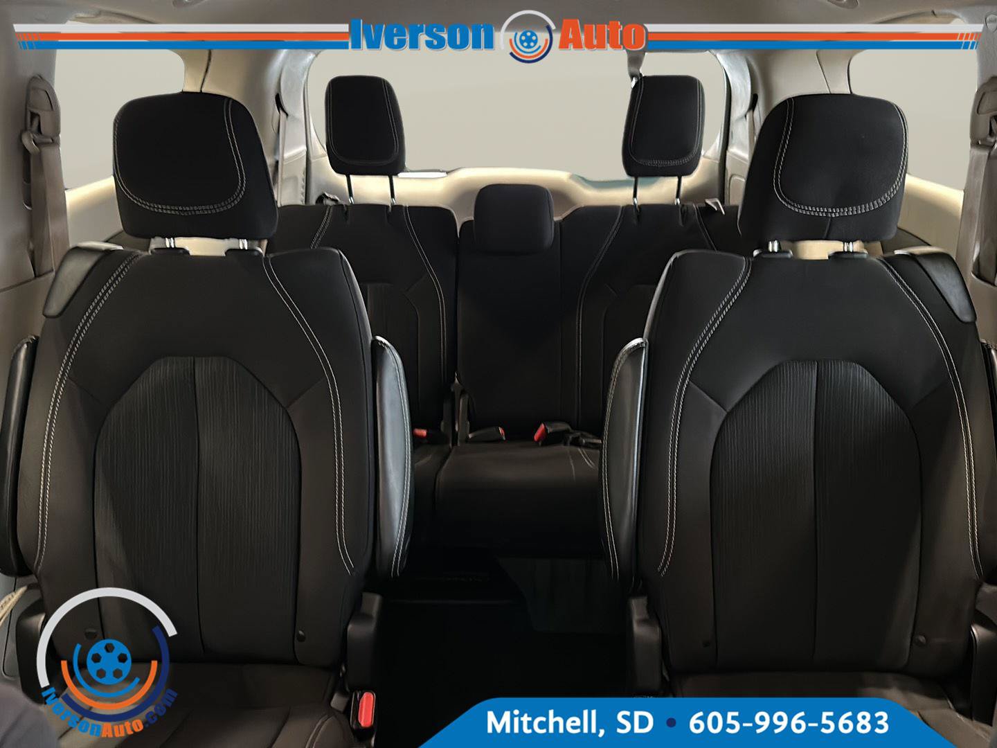 Used 2023 Chrysler Voyager LX FWD image 23