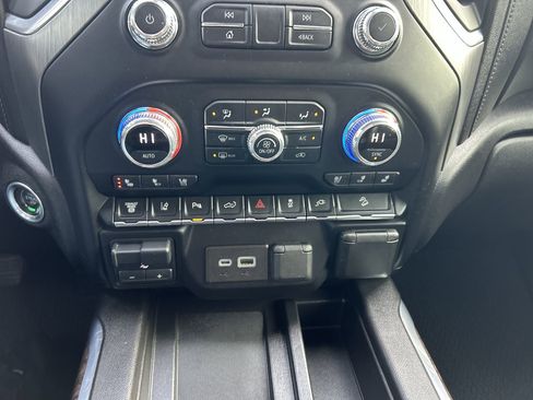 Used 2021 GMC Sierra 2500 Denali w/ Denali Ultimate Package image 29