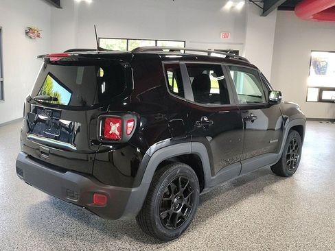 Used 2019 Jeep Renegade Altitude w/ Quick Order Package 2XM FWD image 16
