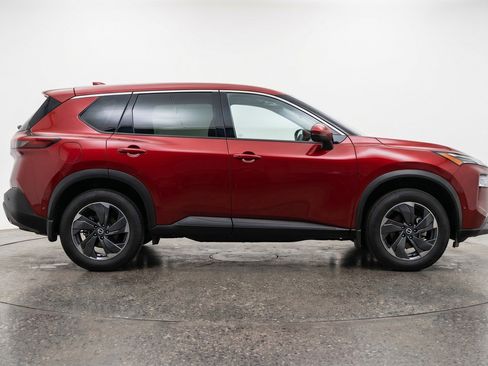 Used 2025 Nissan Rogue SV FWD image 11