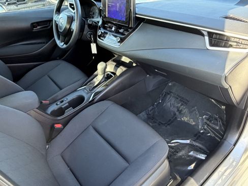 Certified 2025 Toyota Corolla LE FWD image 9