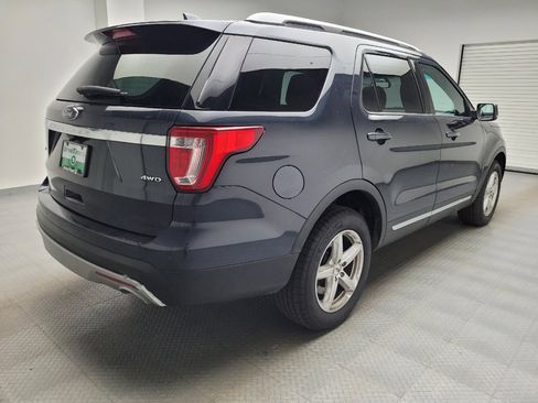 Used 2017 Ford Explorer XLT w/ Equipment Group 202A AWD/4WD image 9