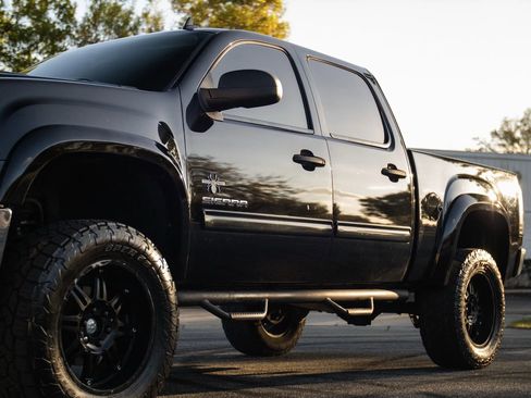 Used 2013 GMC Sierra 1500 SLE w/ Power Tech Package image 8