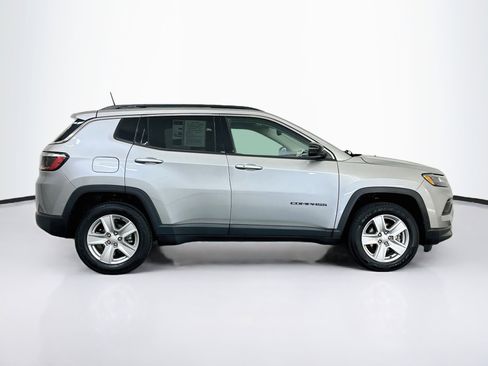 Used 2022 Jeep Compass Latitude w/ Convenience Group AWD/4WD image 10