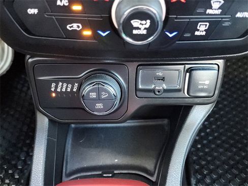 Used 2022 Jeep Renegade Trailhawk image 26